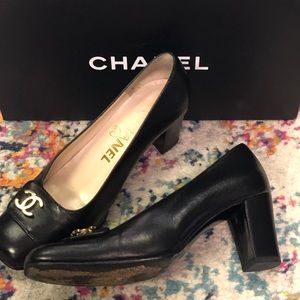 Chanel vintage classic heels 35.5